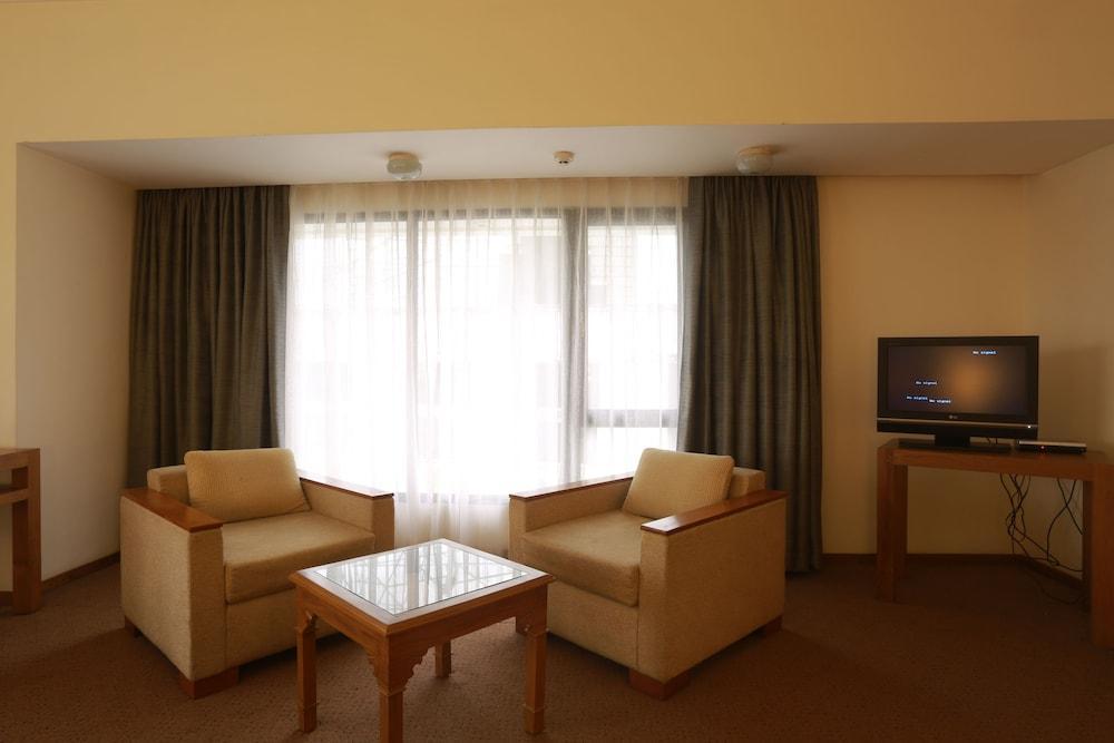 Hotel The Avenue Regent Kochi Zewnętrze zdjęcie