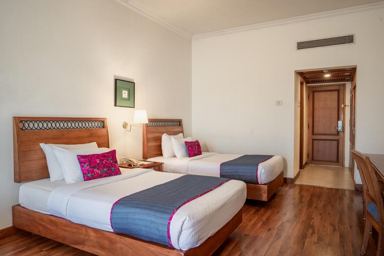 Hotel The Avenue Regent Kochi Zewnętrze zdjęcie