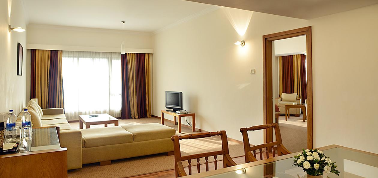 Hotel The Avenue Regent Kochi Zewnętrze zdjęcie